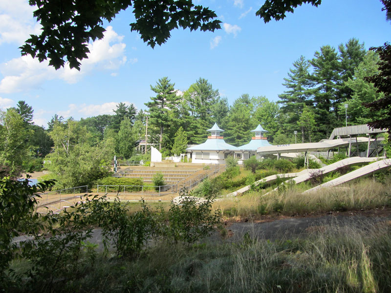 Water Parks WEIRS BEACH WHERE LAKE WINNIPESAUKEE BEGINS