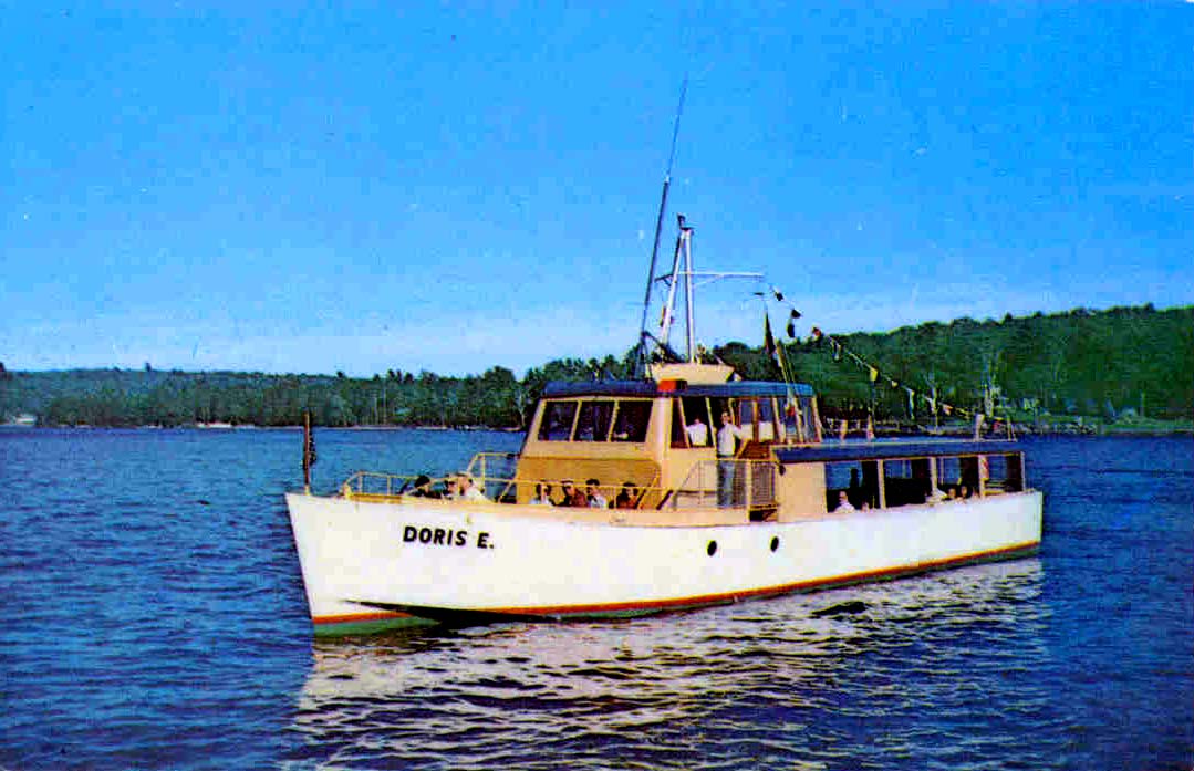 lake winnipesaukee boat cruise
