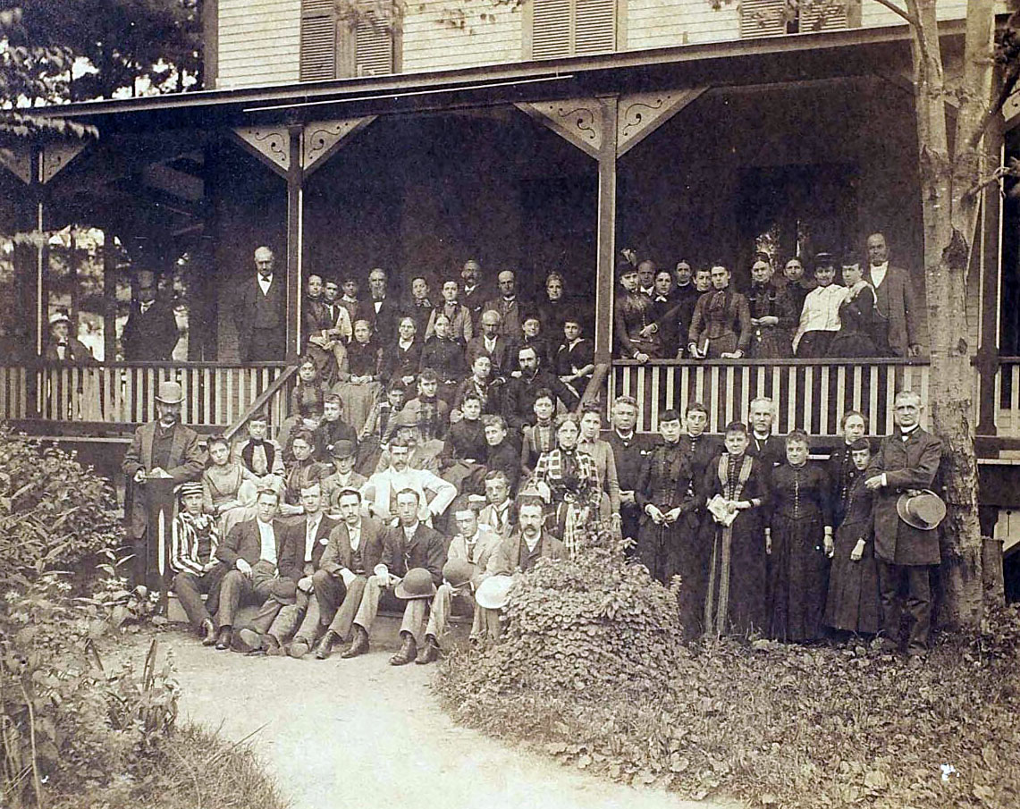 moulton-lakeside-house-group-edit