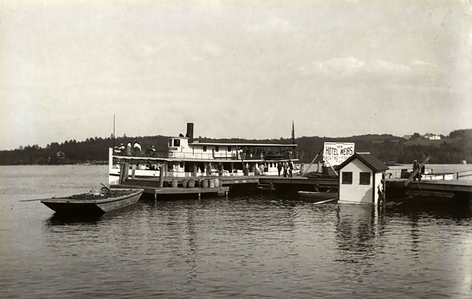 weirs-wharf-hotel-sign-edit