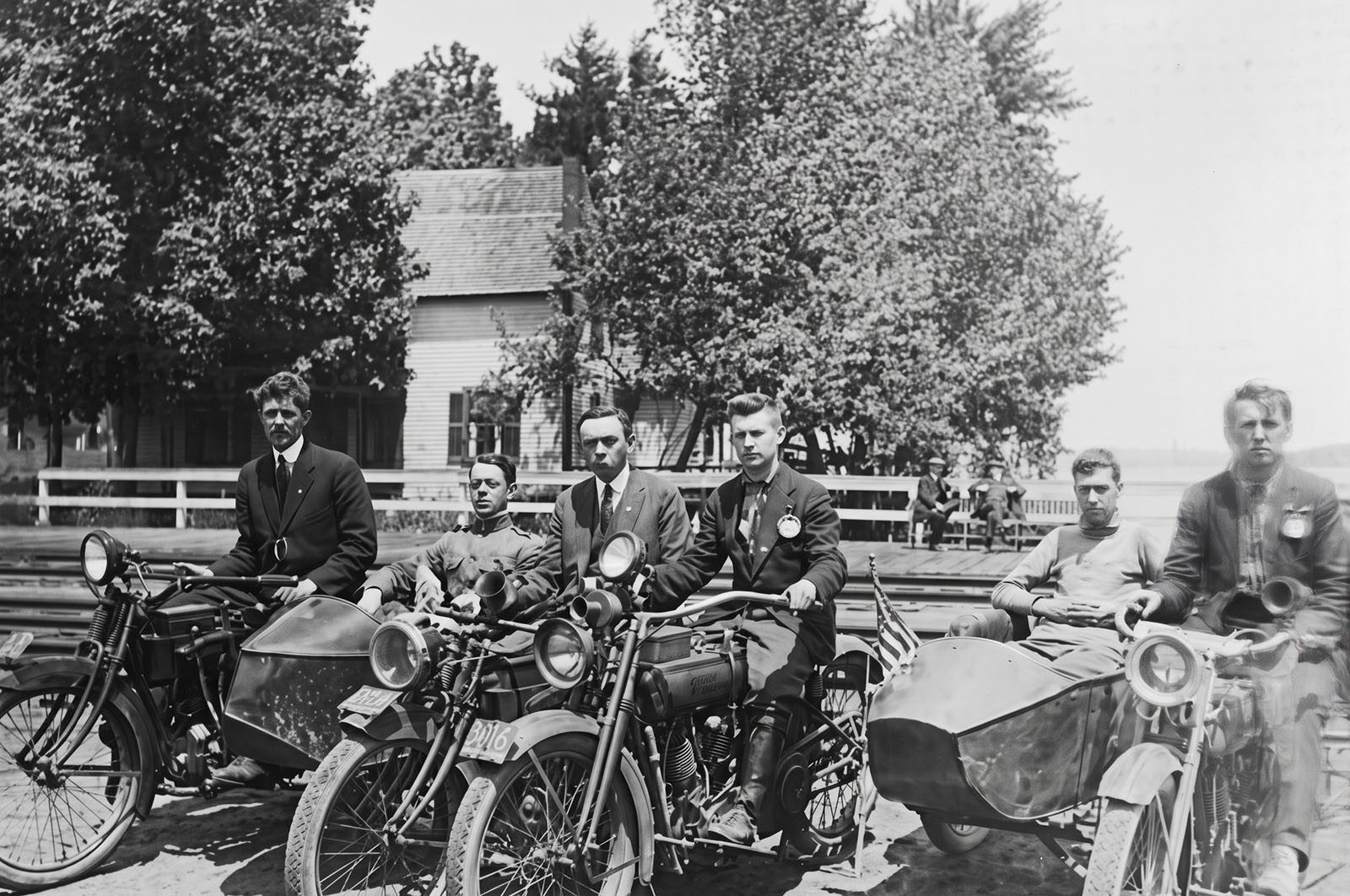 bikers-early-20s-ai